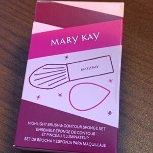 Highlighting brush and contour sponge set